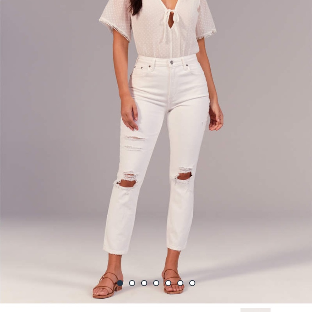 NWOT! ✨ Abercrombie High Rise Mom Jeans